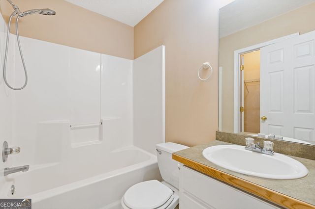 15 Twin Lakes Road, Winder, GA 30680