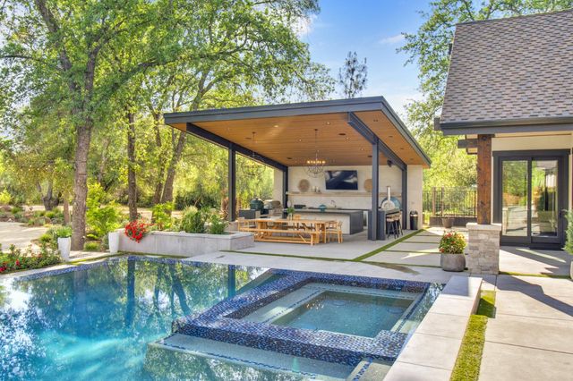 6280 Wells Ave, Loomis, CA 95650