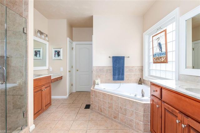 1917 Governors Pointe DR, Suffolk, VA 23436