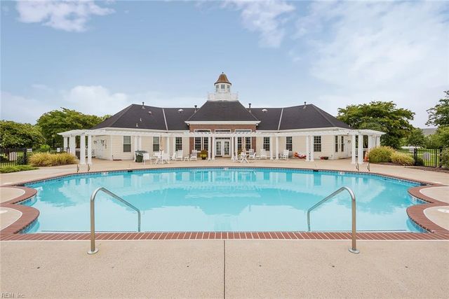 1917 Governors Pointe DR, Suffolk, VA 23436