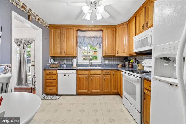 11823 RUTHERFORD DR, Fredericksburg, VA 22407