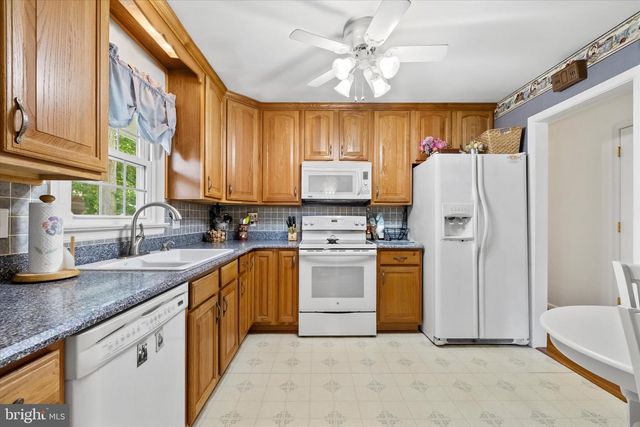 11823 RUTHERFORD DR, Fredericksburg, VA 22407