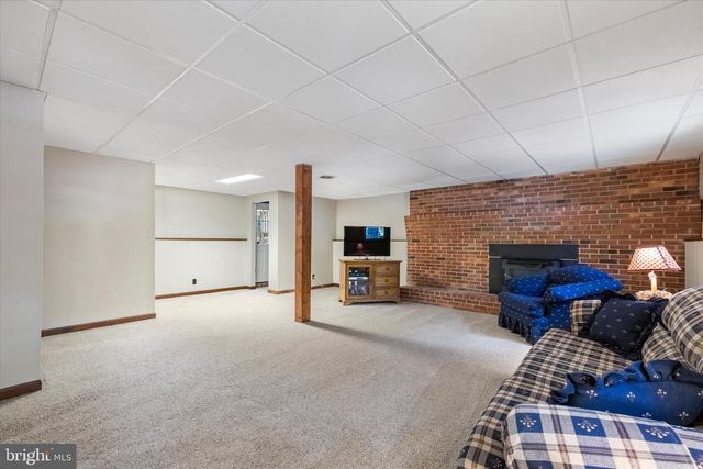 11823 RUTHERFORD DR, Fredericksburg, VA 22407