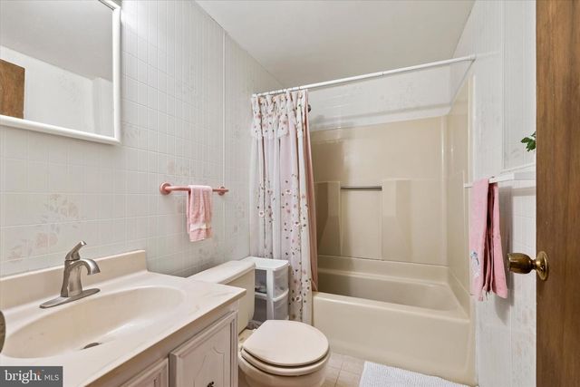11823 RUTHERFORD DR, Fredericksburg, VA 22407