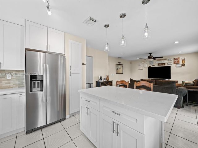 1214 NW 126th Ave, Sunrise, FL 33323