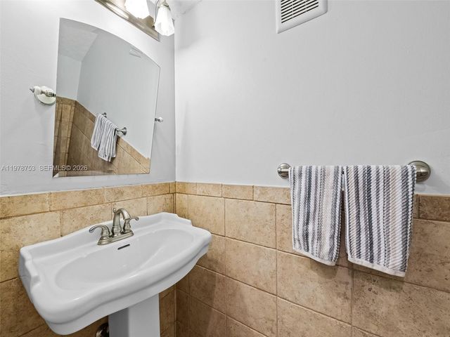 1214 NW 126th Ave, Sunrise, FL 33323