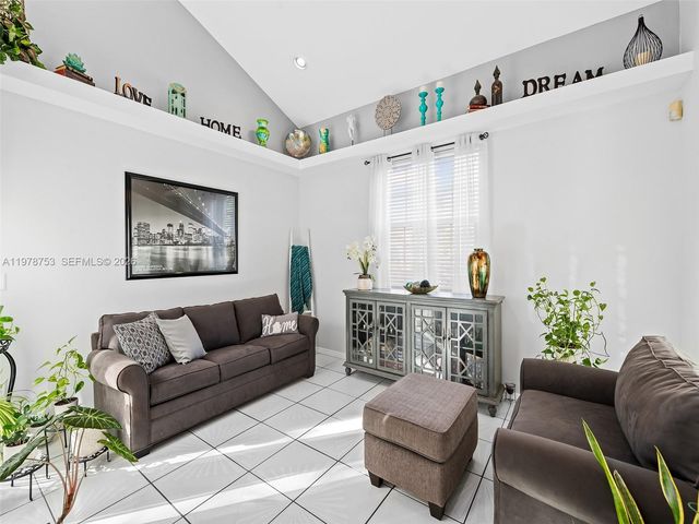 1214 NW 126th Ave, Sunrise, FL 33323