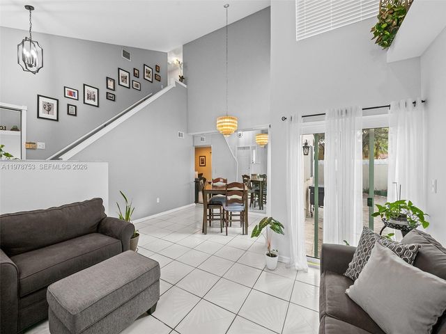 1214 NW 126th Ave, Sunrise, FL 33323