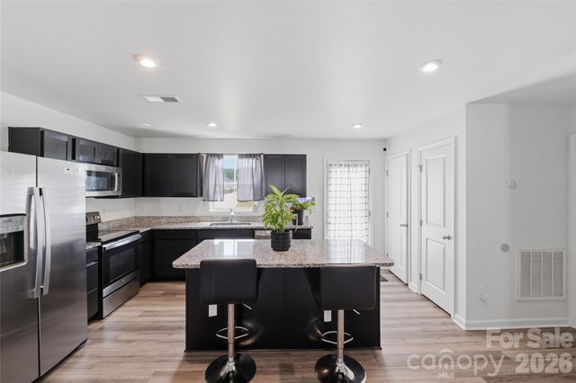 660 Pointe Andrews Drive, Concord, NC 28025