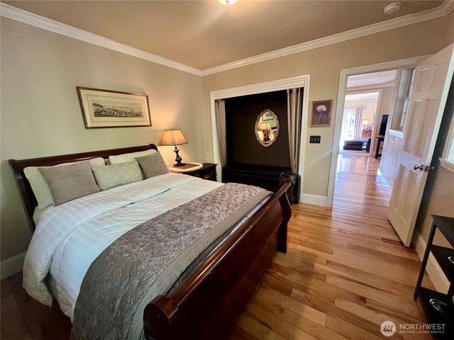 17514 W Riverside Drive, Bothell, WA 98011