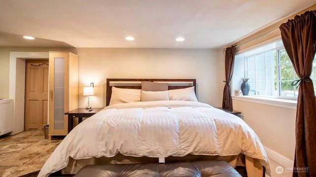 17514 W Riverside Drive, Bothell, WA 98011