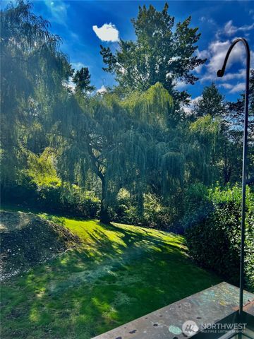 17514 W Riverside Drive, Bothell, WA 98011