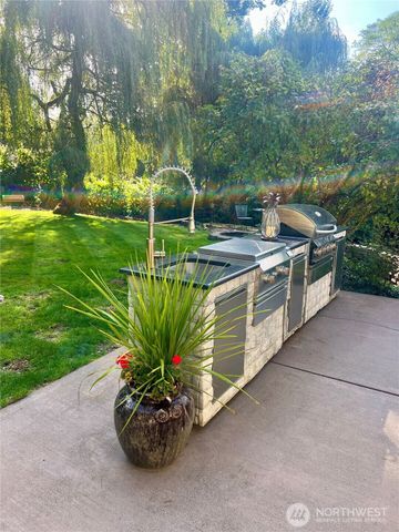 17514 W Riverside Drive, Bothell, WA 98011