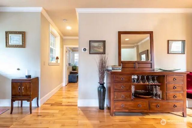 17514 W Riverside Drive, Bothell, WA 98011