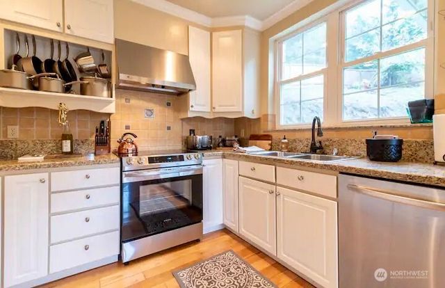 17514 W Riverside Drive, Bothell, WA 98011