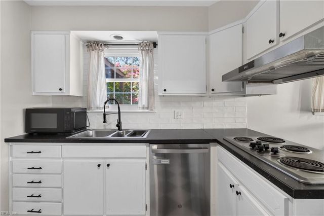 5405 Count Turf RD, Virginia Beach, VA 23462