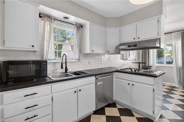 5405 Count Turf RD, Virginia Beach, VA 23462