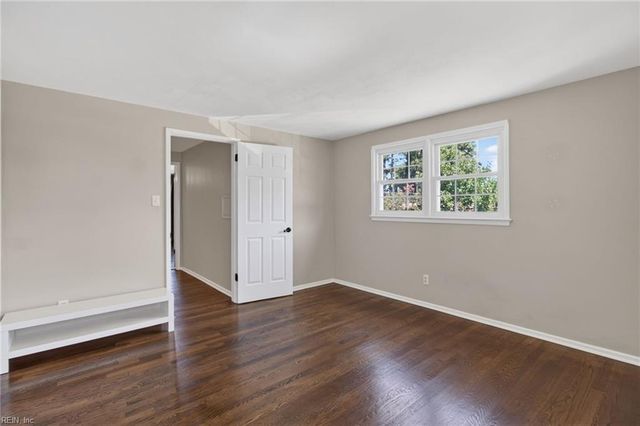 5405 Count Turf RD, Virginia Beach, VA 23462