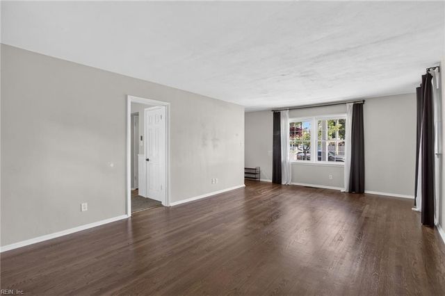 5405 Count Turf RD, Virginia Beach, VA 23462