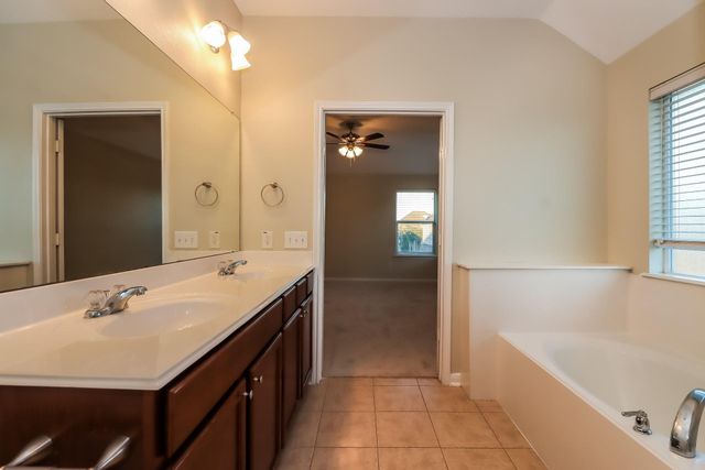 1315 Lucas Street, Pearland, TX 77581