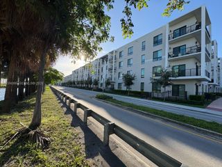 8001 NW 41st St 205, Doral, FL 33166