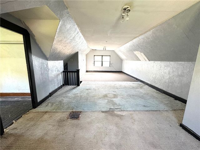 709 Brooklyn Ave, New Castle, PA 16101