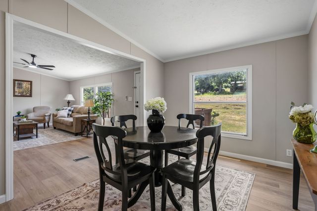 406 Hilltop Meadows Court, Springtown, TX 76082