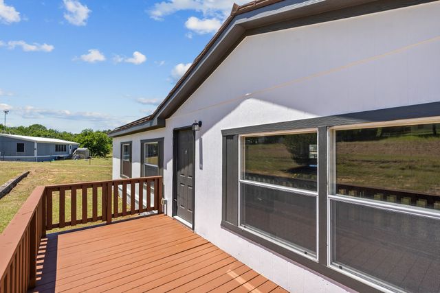 406 Hilltop Meadows Court, Springtown, TX 76082