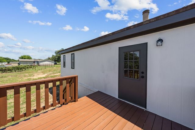 406 Hilltop Meadows Court, Springtown, TX 76082