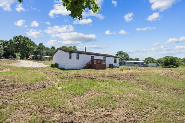 406 Hilltop Meadows Court, Springtown, TX 76082