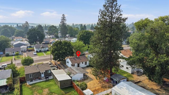 5704 N Milton St, Spokane, WA 99205