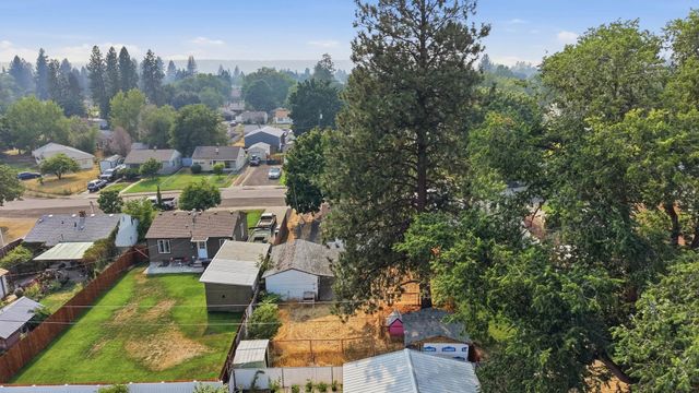 5704 N Milton St, Spokane, WA 99205