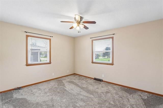 28 29th Avenue SW, Cedar Rapids, IA 52404