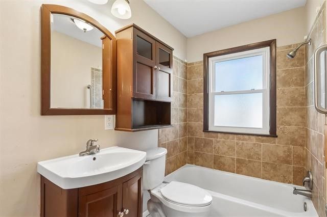 28 29th Avenue SW, Cedar Rapids, IA 52404