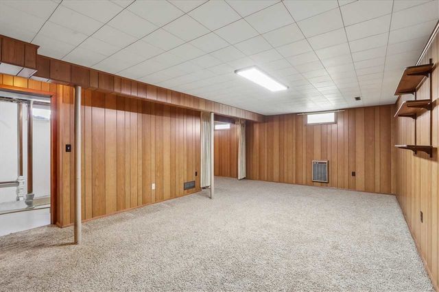 28 29th Avenue SW, Cedar Rapids, IA 52404