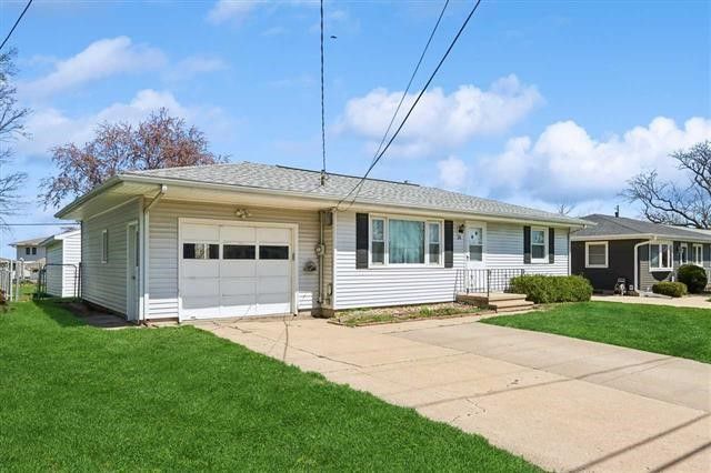 28 29th Avenue SW, Cedar Rapids, IA 52404