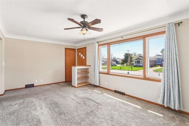 28 29th Avenue SW, Cedar Rapids, IA 52404