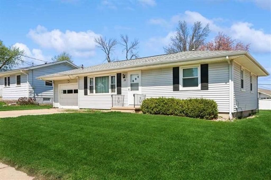 28 29th Avenue SW, Cedar Rapids, IA 52404