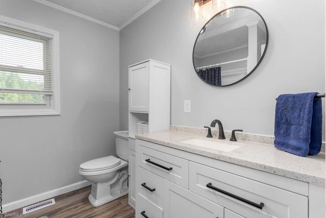 415 Crestview Drive, Thomasville, NC 27360