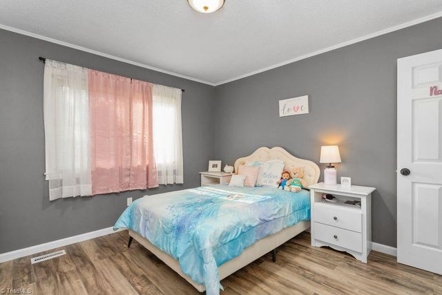 415 Crestview Drive, Thomasville, NC 27360