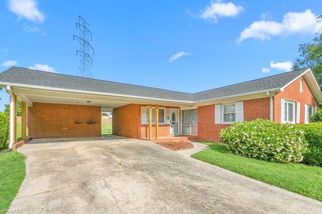 415 Crestview Drive, Thomasville, NC 27360