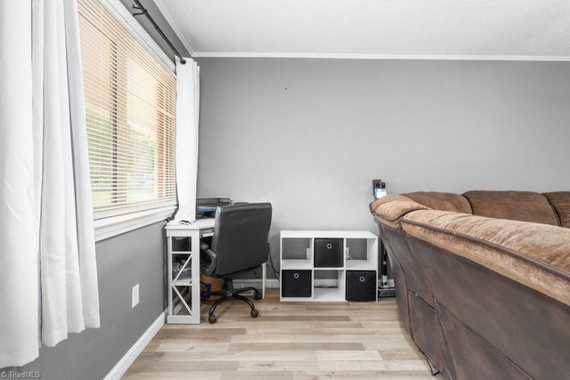 415 Crestview Drive, Thomasville, NC 27360