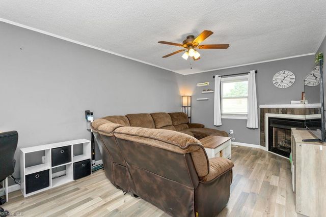 415 Crestview Drive, Thomasville, NC 27360