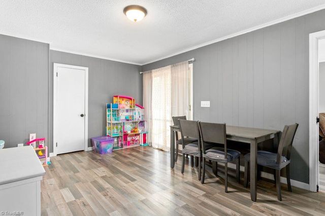 415 Crestview Drive, Thomasville, NC 27360