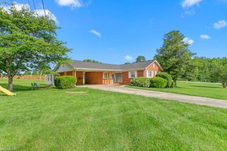 415 Crestview Drive, Thomasville, NC 27360