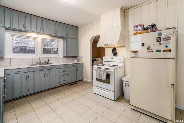 308 N Washington Boulevard, West Frankfort, IL 62896