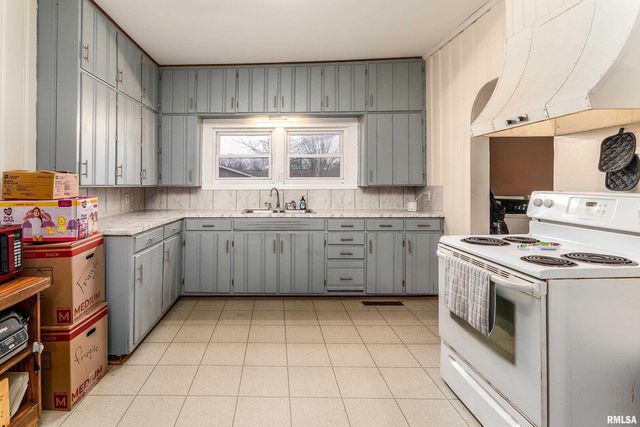 308 N Washington Boulevard, West Frankfort, IL 62896