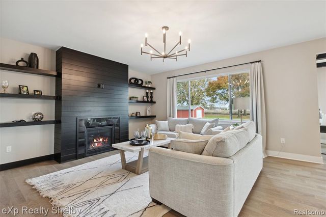 52009 Wellington Valley Drive, Macomb, MI 48042