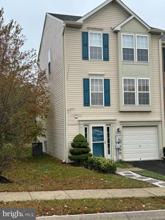 304 JOSHUA CT, North Wales, PA 19454