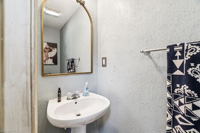 6715 Burbage Landing CIR, Suffolk, VA 23435
